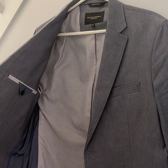 Banana Republic Tailored Fit Blazer - Picture 4 of 4